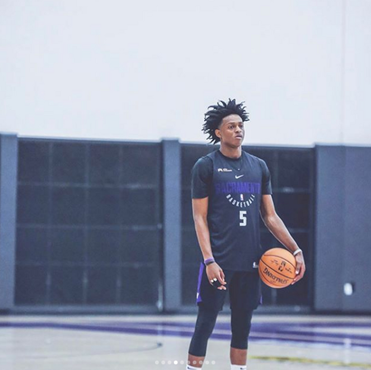 4%  莫兰特23岁,身高188cm,体重79kg,上赛季场均上场31.9分钟,砍下26