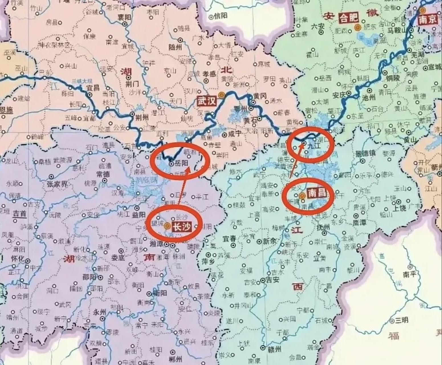 江西和湖南两省的地形真的非常像,不仅都有大江大湖,而且就连在沿江