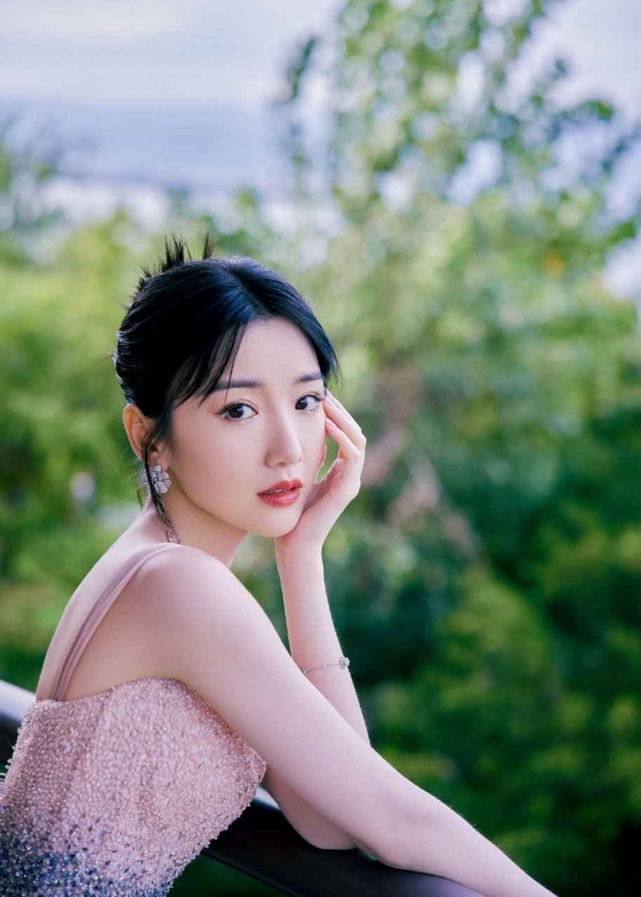 毛晓彤高清壁纸头像(五十)[色]