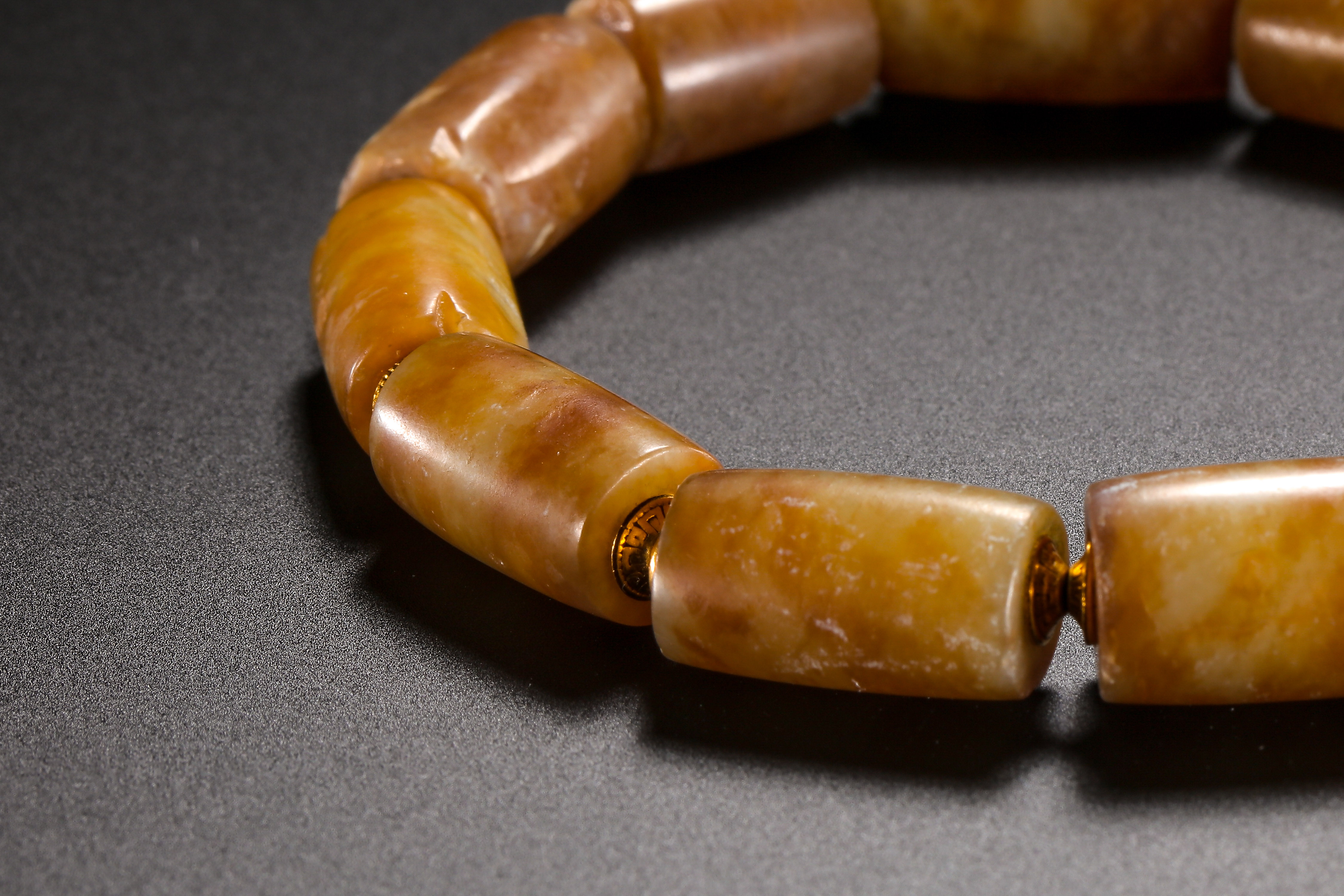 这串古玉手串为什么能拍出34.5万的价格?