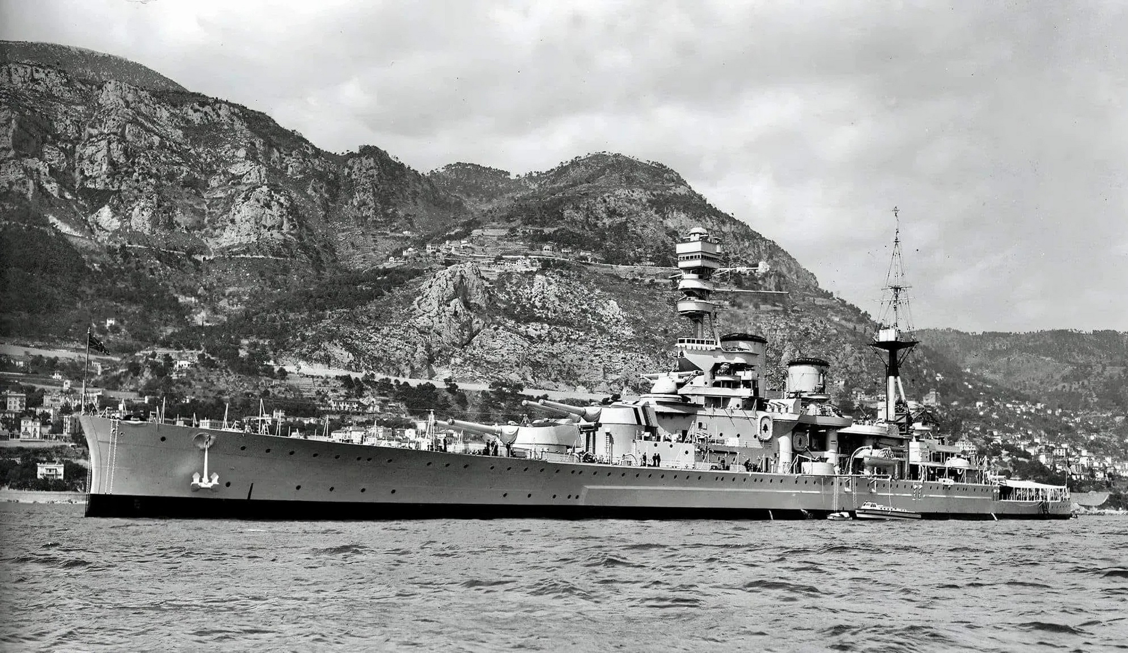 战舰欣赏:英国战列巡洋舰,声望号和反击号战列巡洋舰.