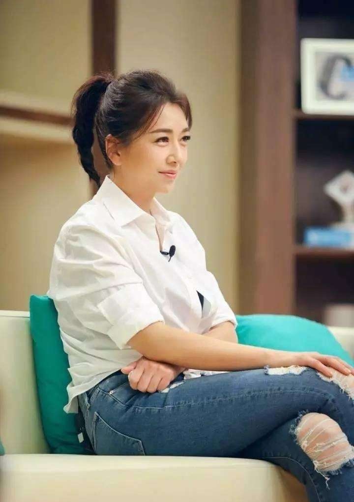 江珊与靳东因戏生情,俩人曾计划国外结婚,却被女儿"棒打鸳鸯"