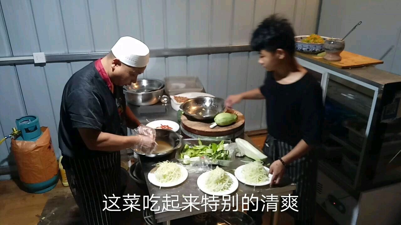 饭店里面卖的不错的凉拌木瓜丝,简单好做,脆中有韧,美容养颜