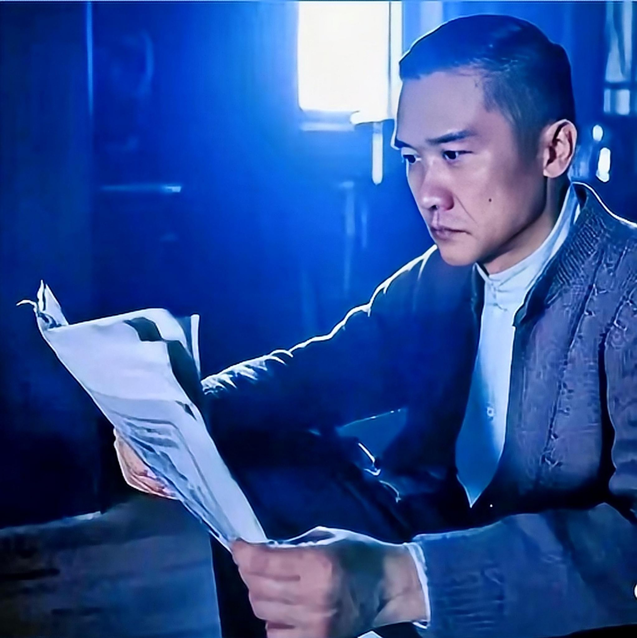 黄志忠是一个戏红人不红的演员  ,但他演的电视剧可能就有人看过.