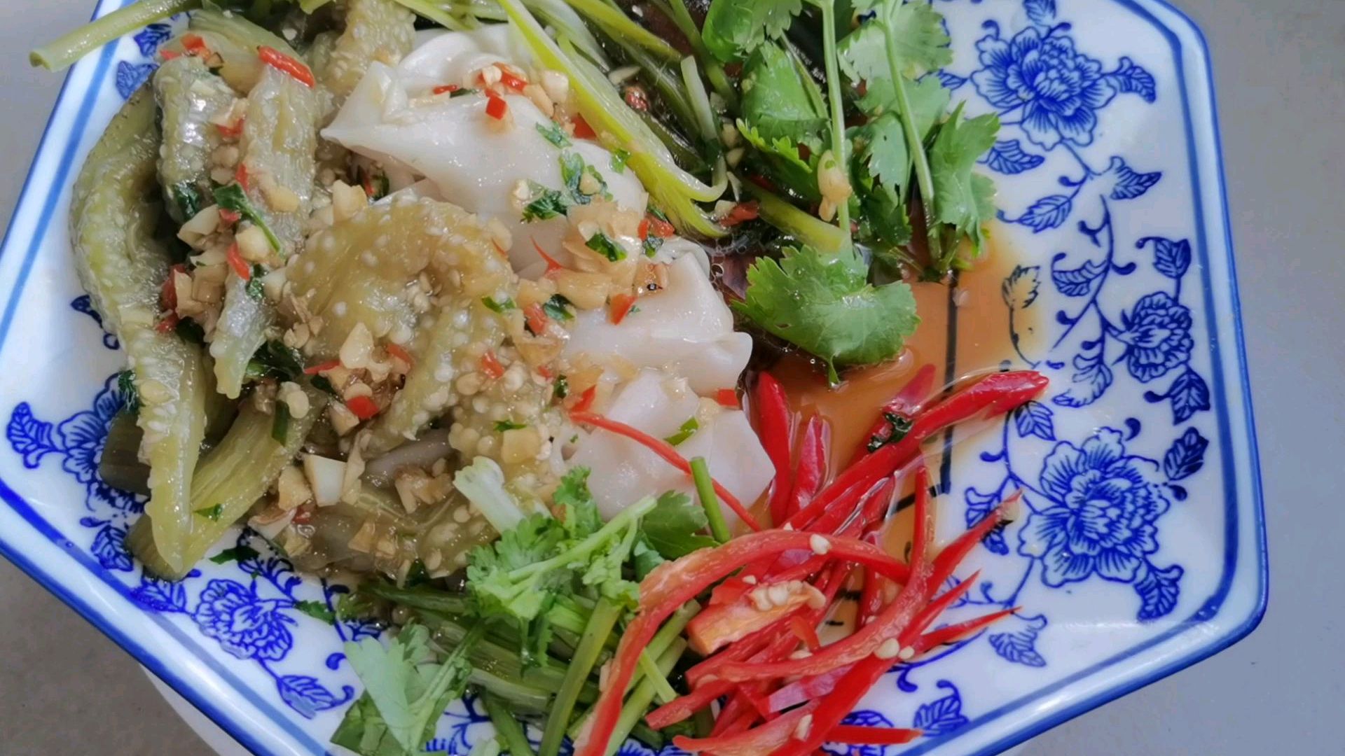单身食谱系列早餐分享,茄子拌面做法,客家美食简单吗?
