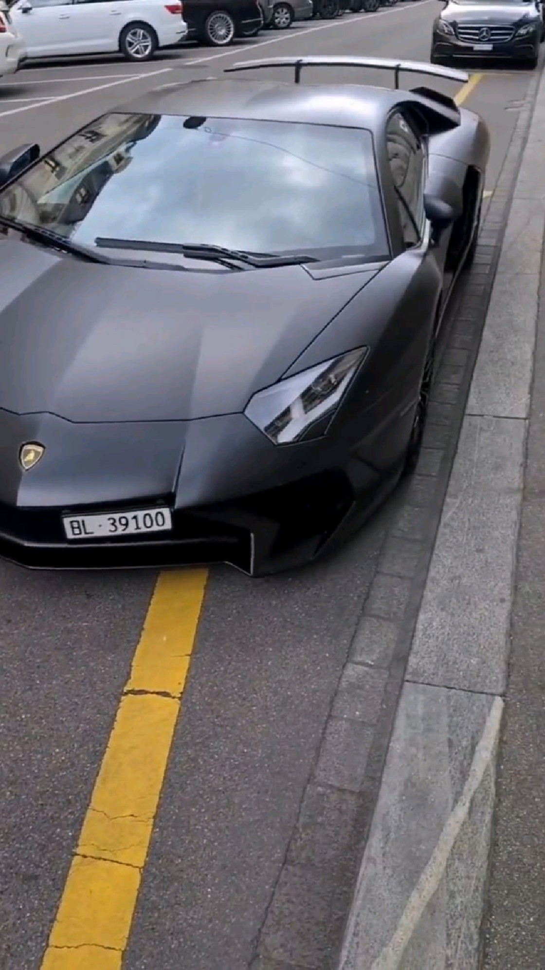 兰博基尼黑武士.