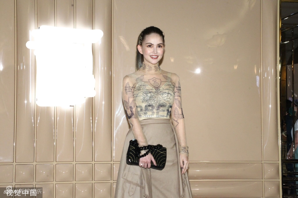 组图：昆凌三胎产后亮相活动状态好现场分享瘦身秘诀