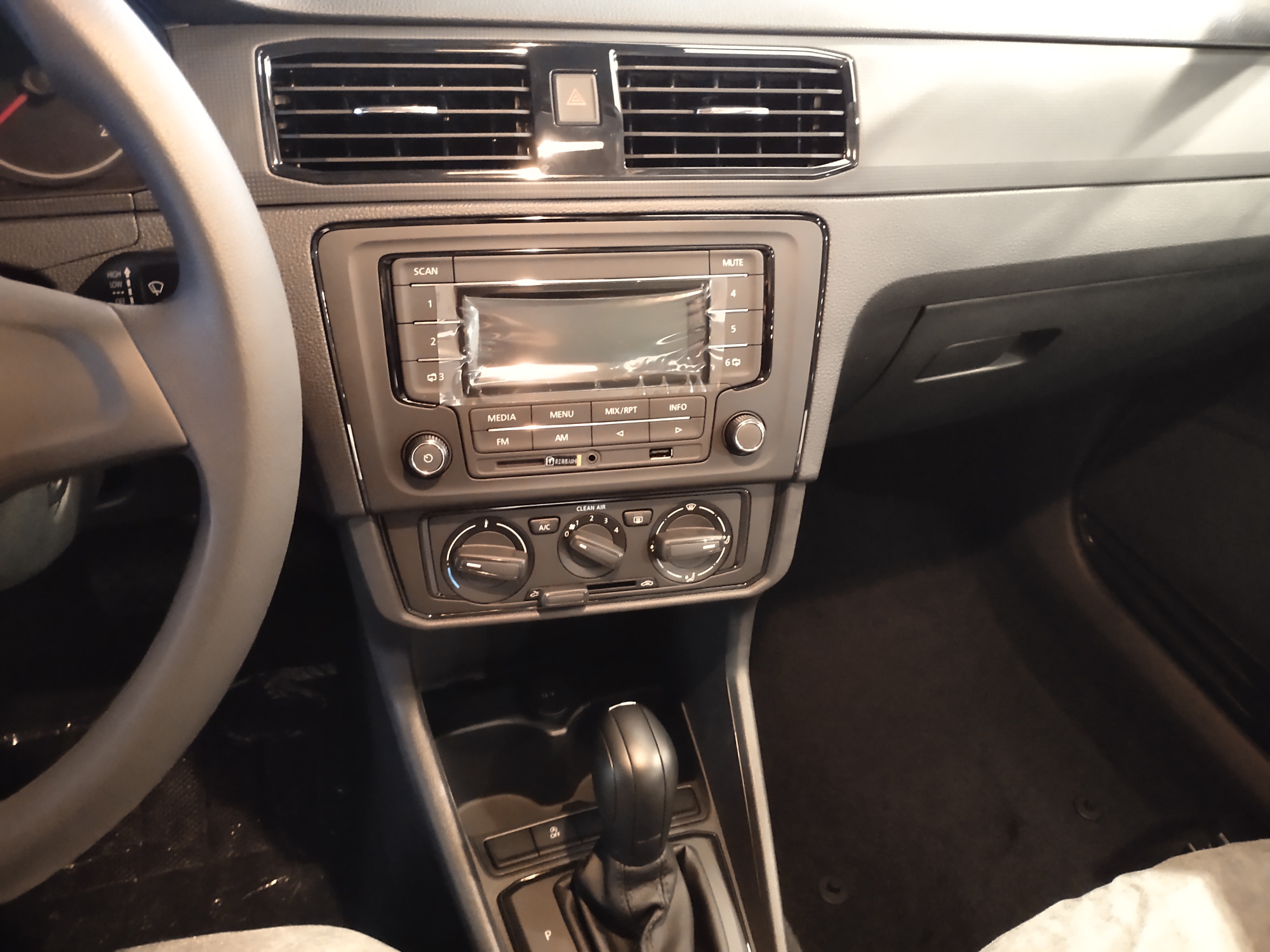 新车到店,桑塔纳自动挡