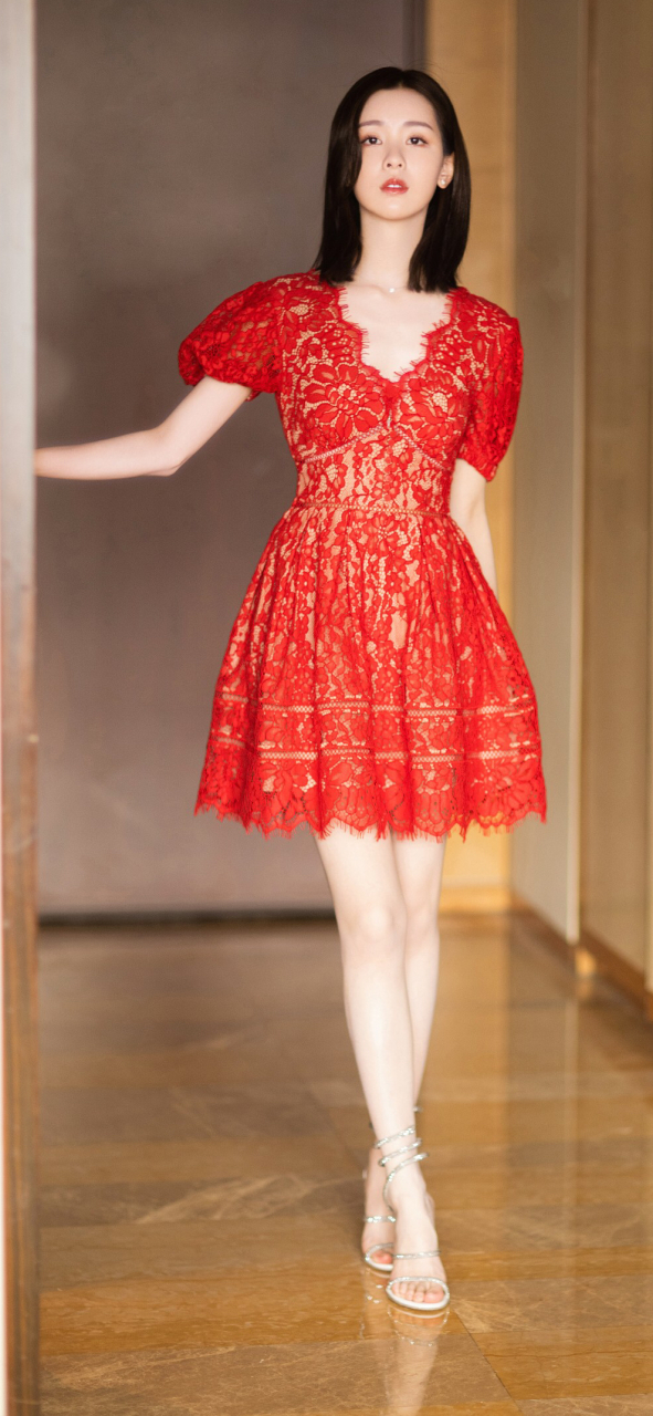 陈都灵红色诱惑