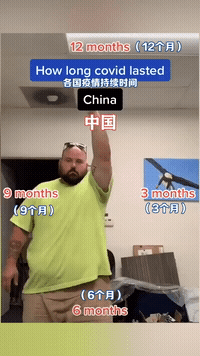 这个猫咪太聪明,学主人睡觉,完美还原!