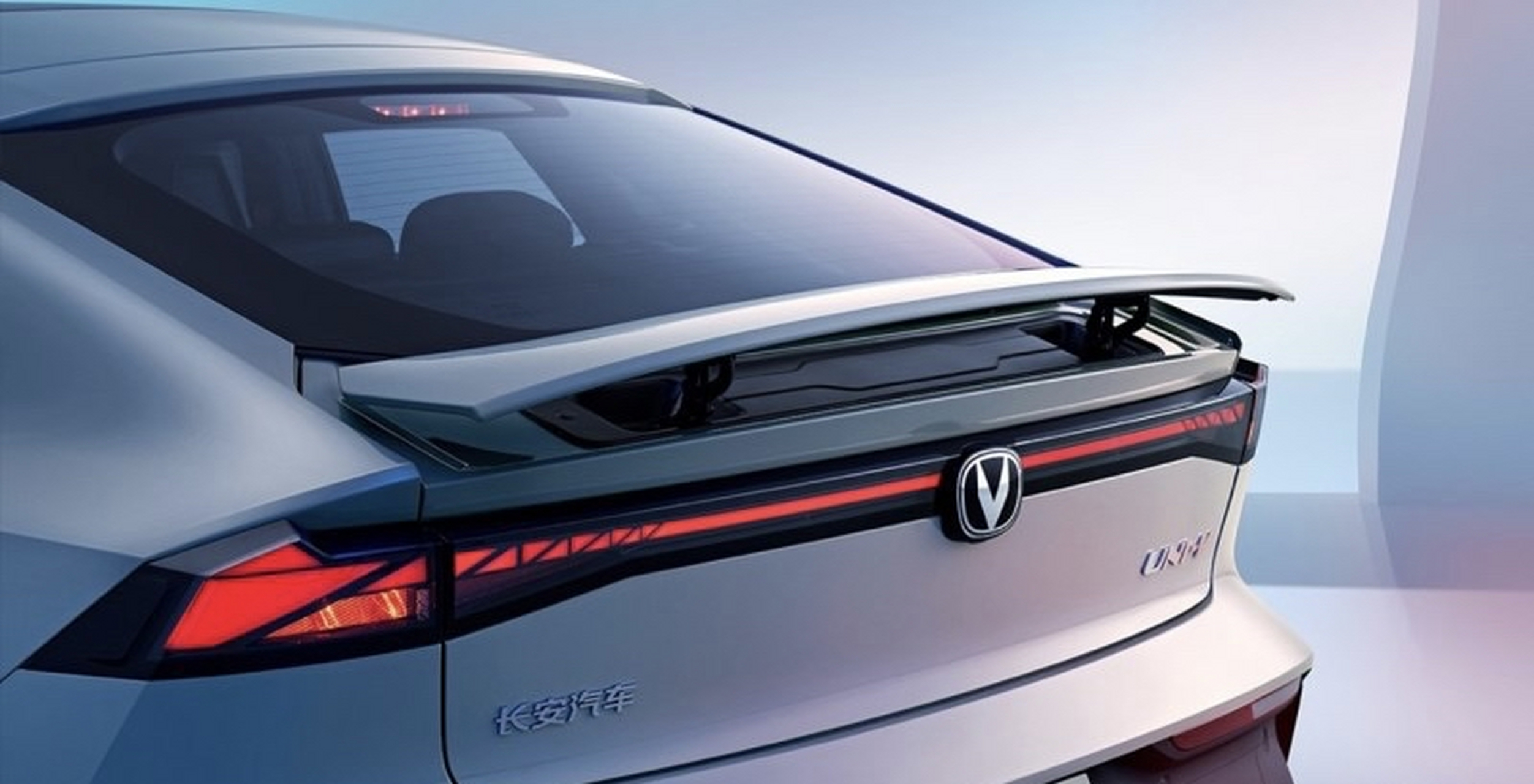 4月21日,2023款长安uni-v正式上市,售价区间为10.89-13.99万元.