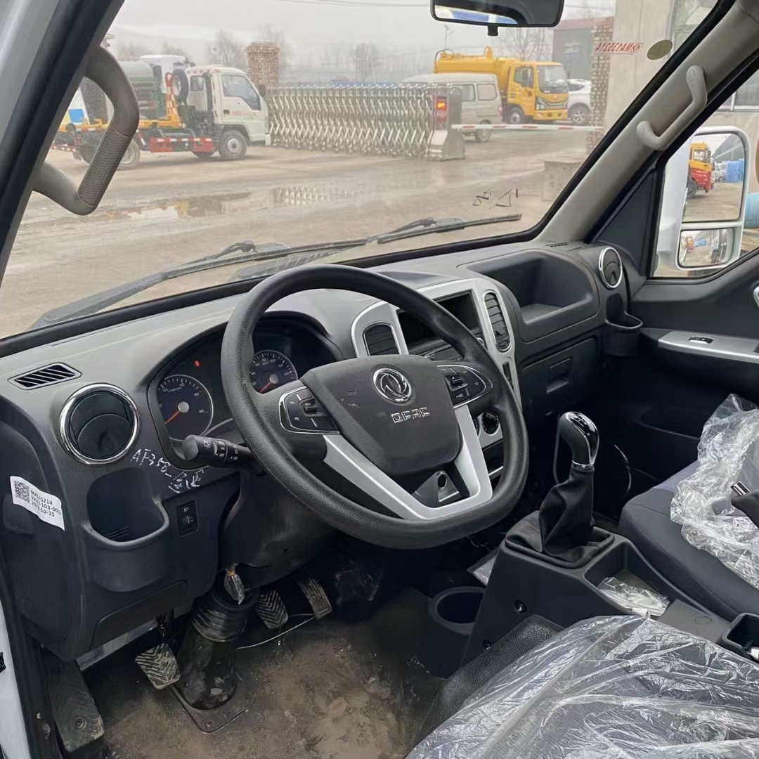 国六东风途逸t5,可下地下车库,3立方清洗吸粪车