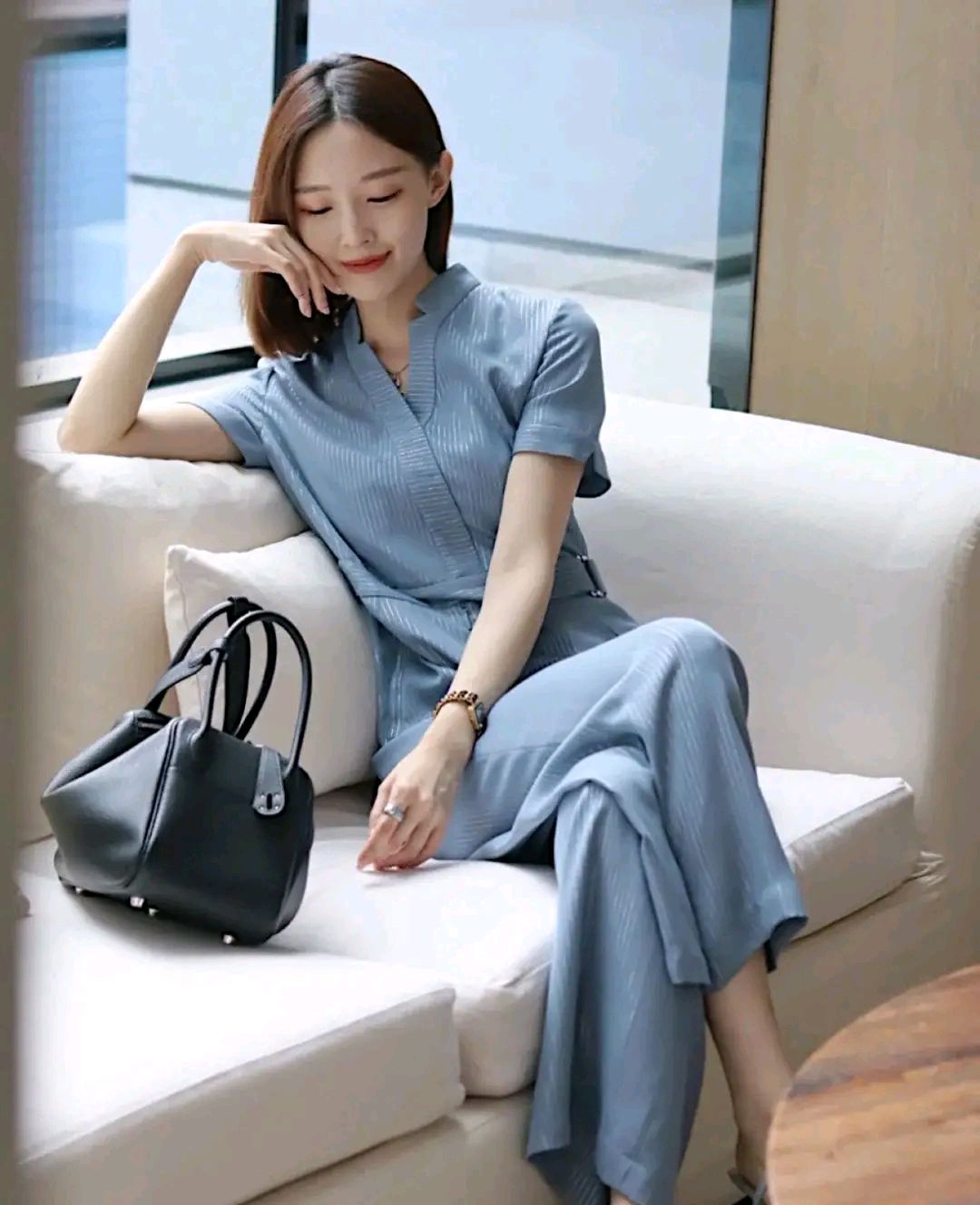 职场打拼的女人很有魅力,但要学会打扮自己,穿对了是关键