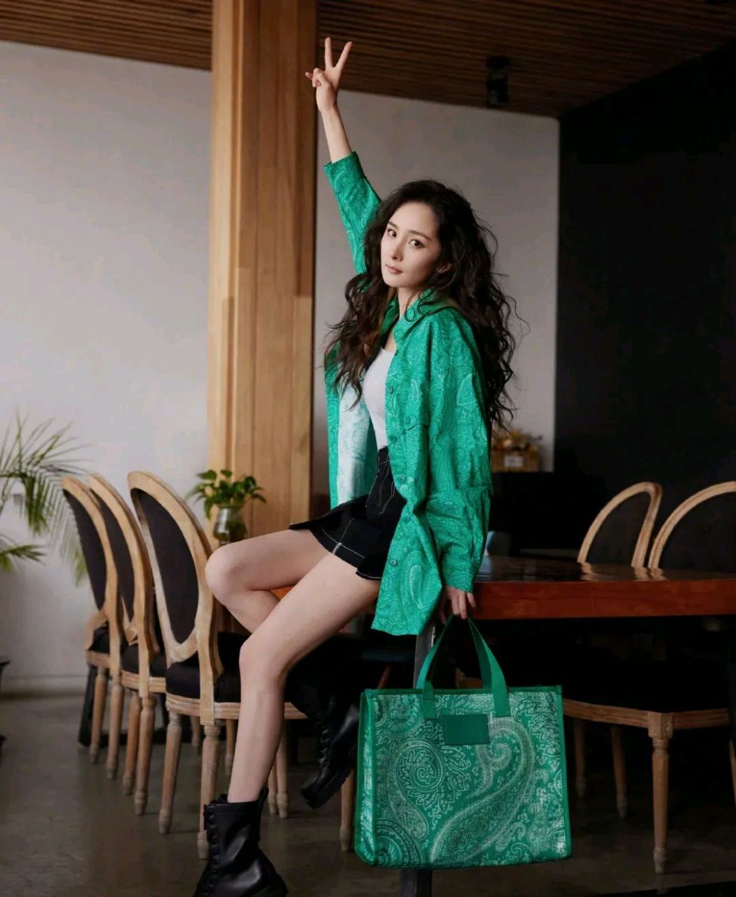 "杨幂张口就来"陪导演睡觉太正常了,只要陪导演睡一觉,事业就会更上一