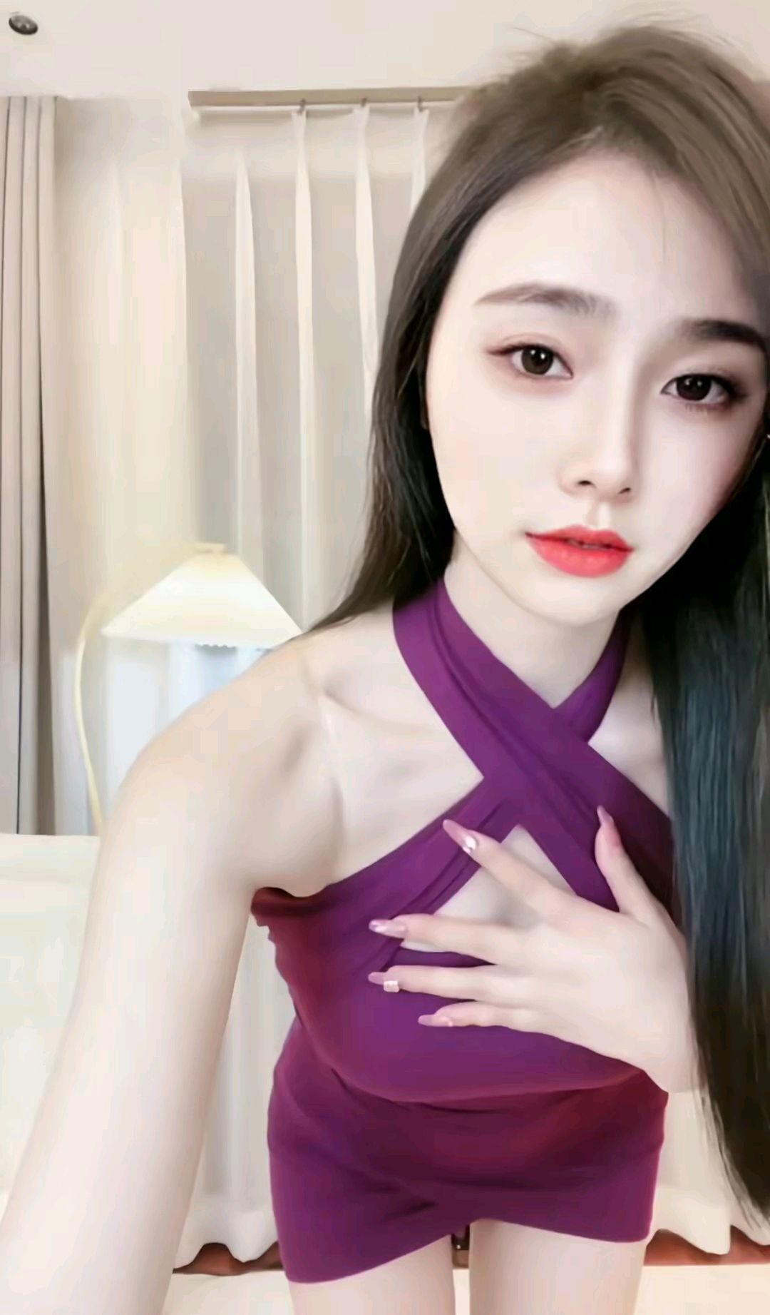 抖音多肉茉莉紫色战袍挂空挡真空性感热舞事件