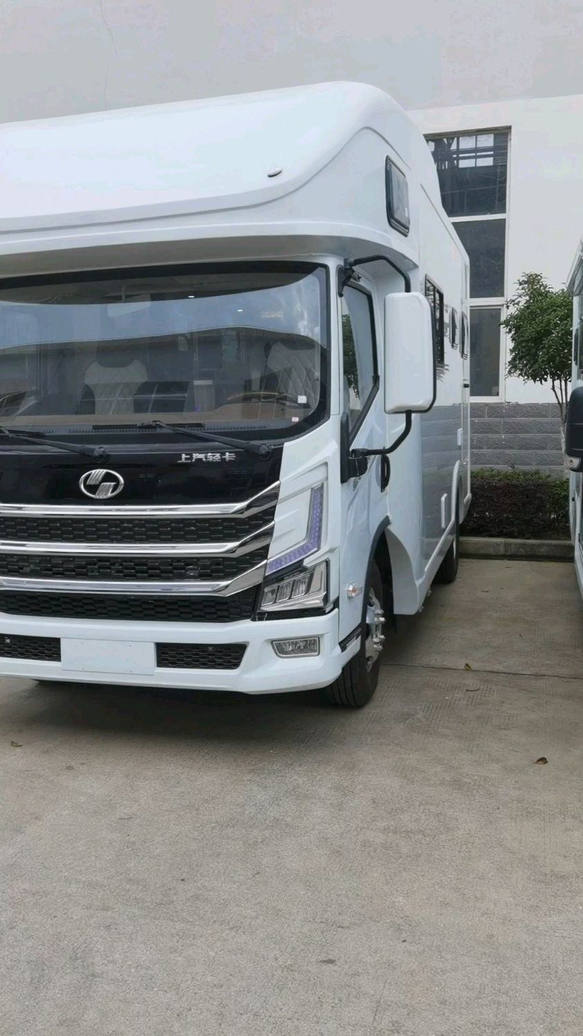 跃进h500房车完工下线,c型房车中的天花板