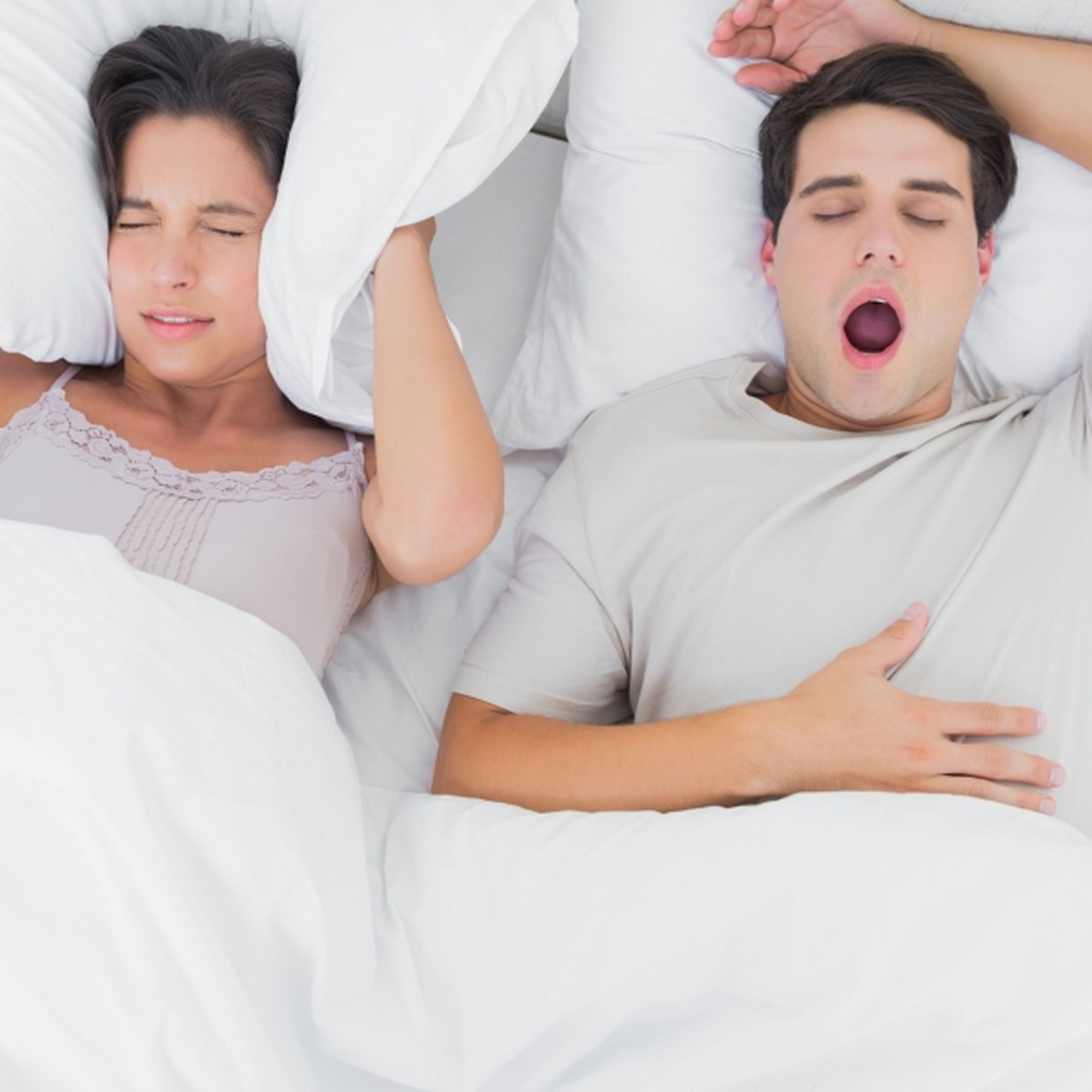 姐妹们,我想问问:你们老公睡觉打呼噜吗?这个问题你们是怎么解决的?