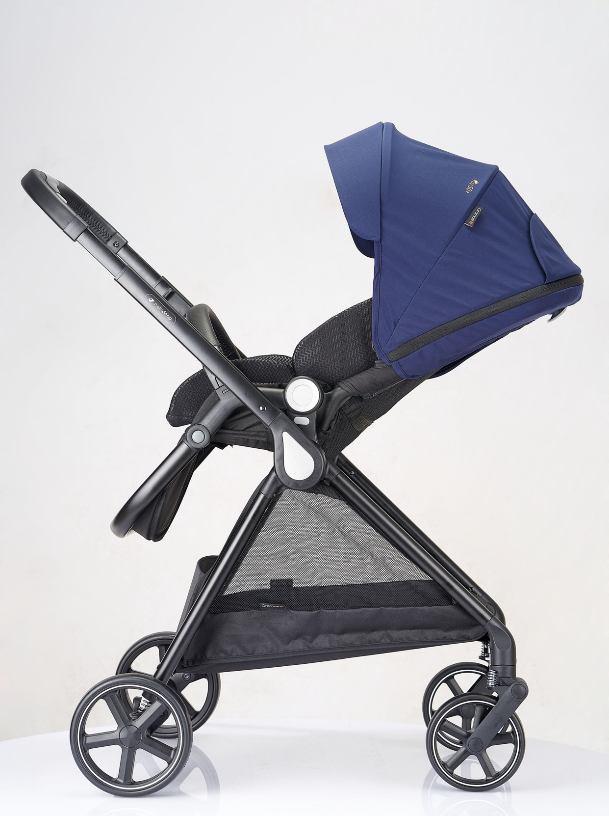 高景观双向折叠婴儿车,减轻妈妈出行负担