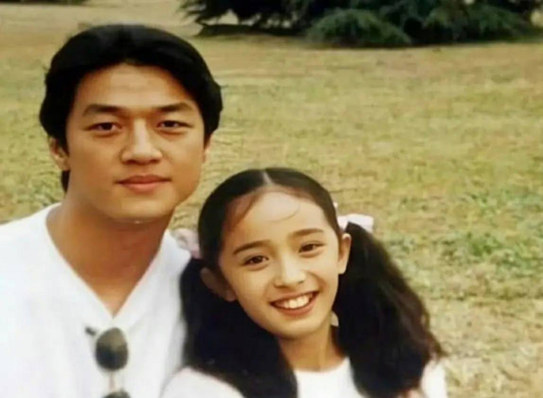 如今李亚鹏53岁,杨幂38岁.可叹岁月!