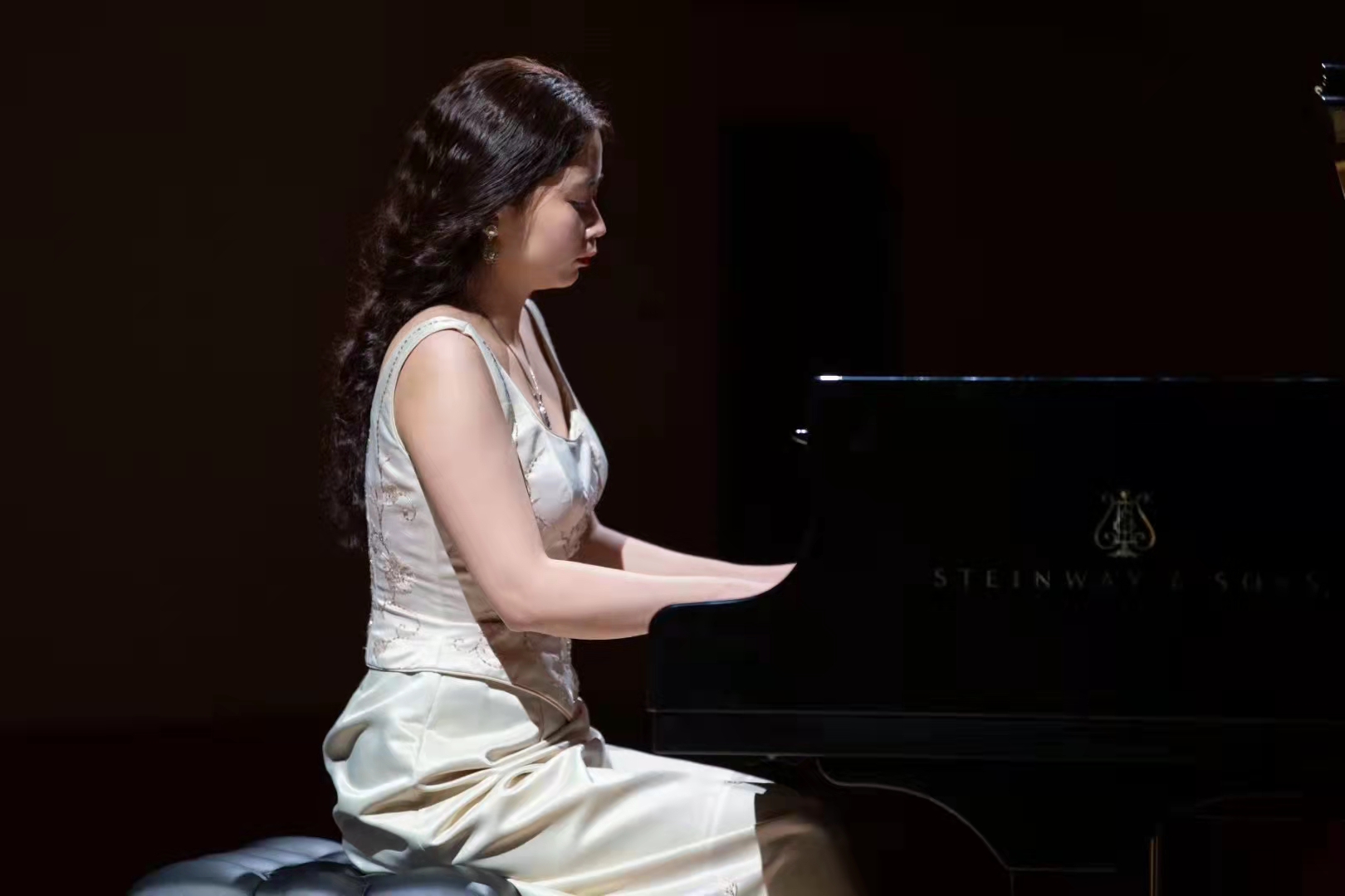 青年钢琴家田洋