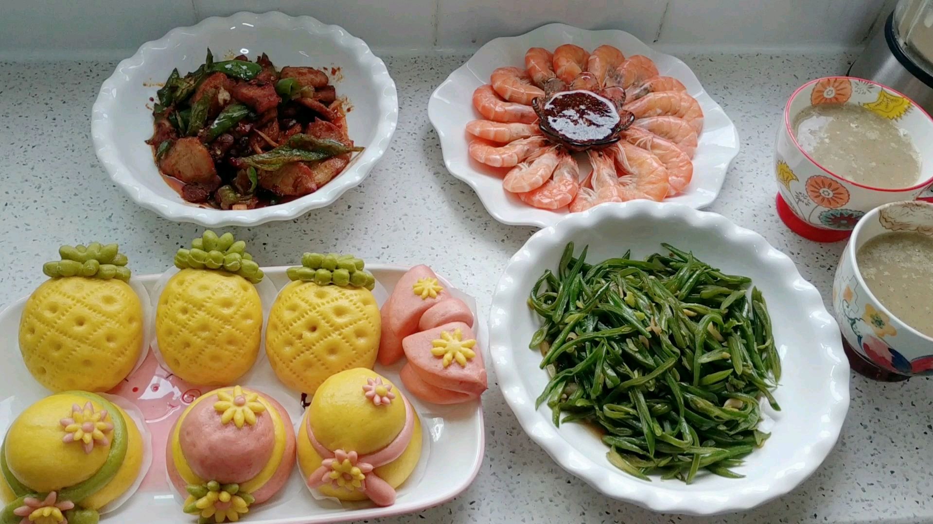 家有娃晚餐不将就,果蔬卡通包配上3菜1汤,网友:可以去摆地摊了