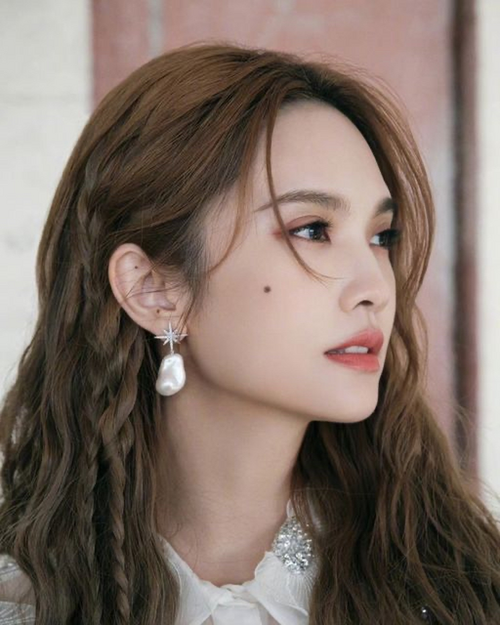 [吃鲸][吃鲸][吃鲸]这样的杨丞琳感觉还是很有颜的!