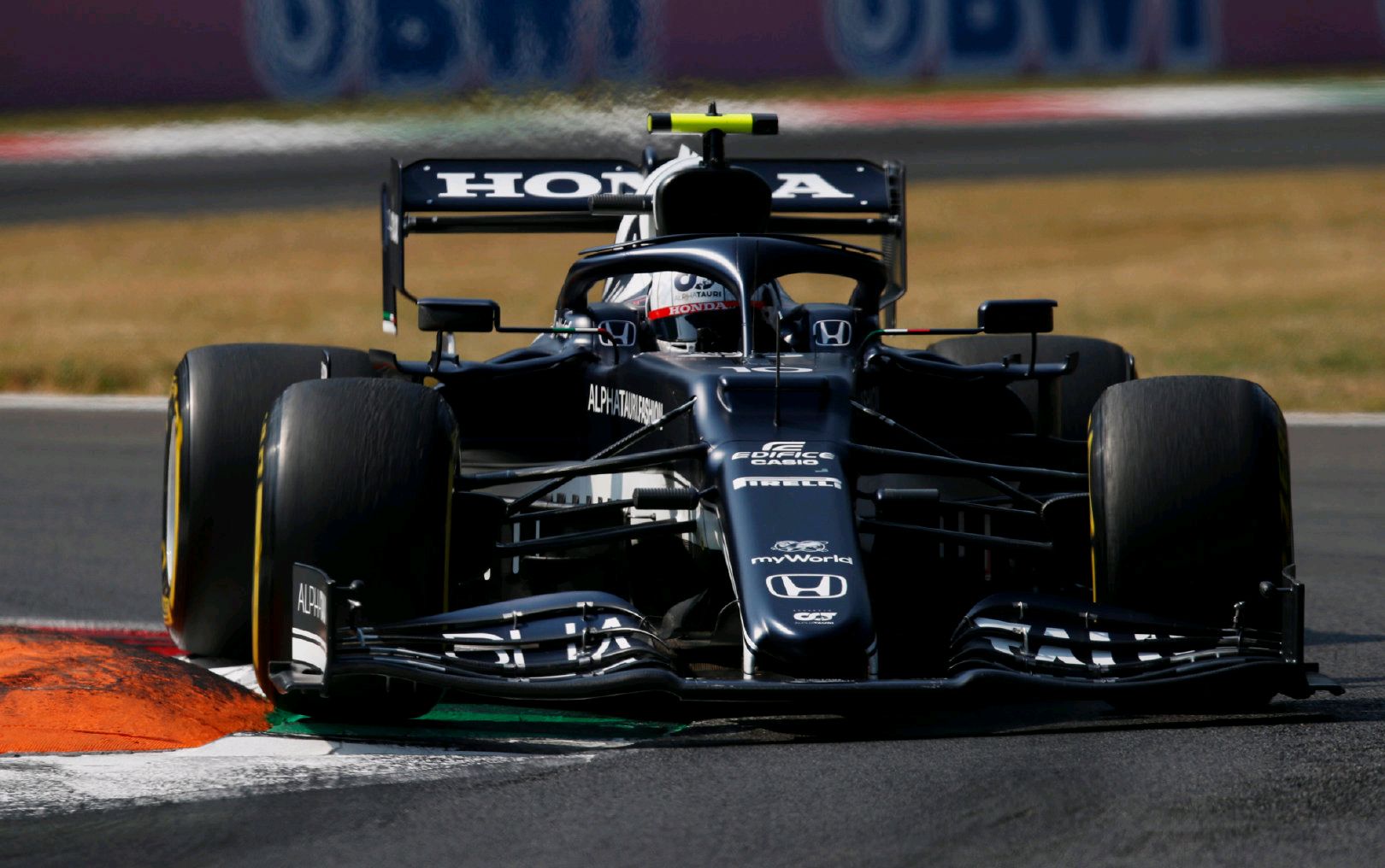 本田为f1红牛车队带来升级版电池,性能提升同时减轻重量