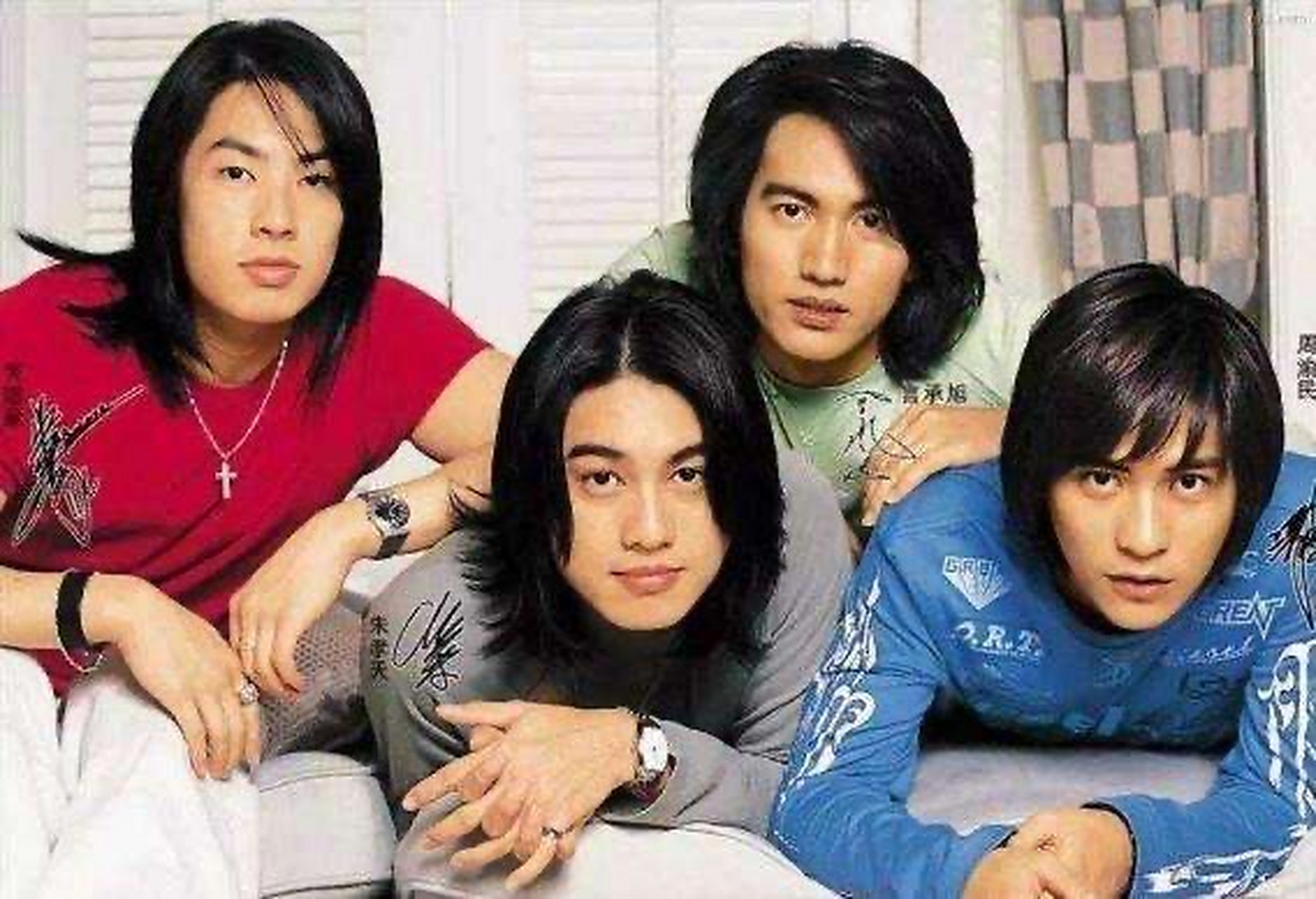 同样是f4,昨天新出了一个"东北新f4",对比从前的老版f4,和"时代姐妹花