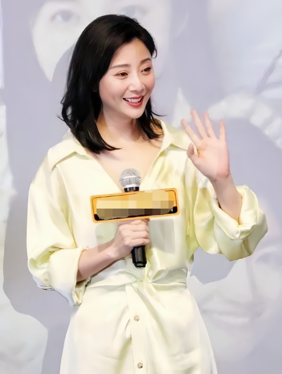 能够在这个年龄段仍然保持如此出色的气质状态,确实令人羡慕.