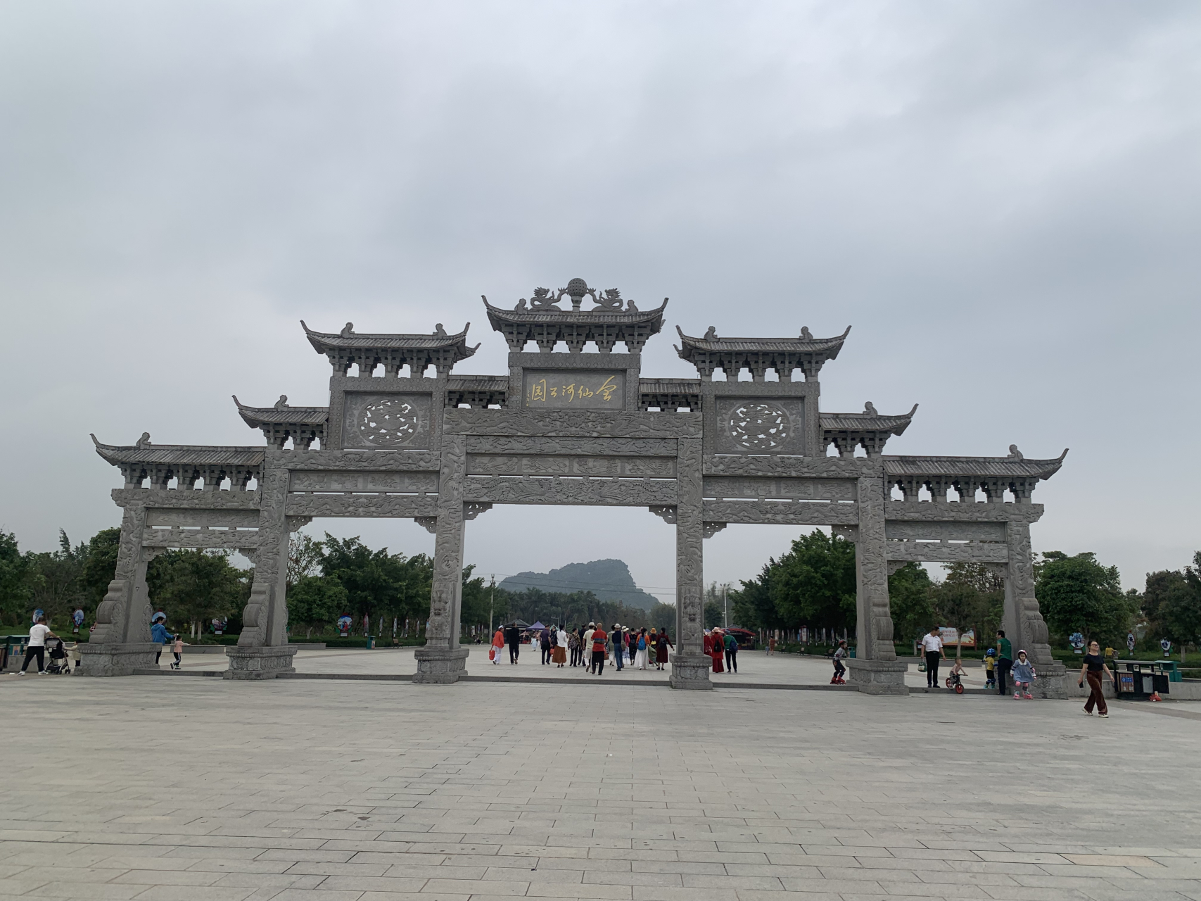 会仙河公园,花红草绿水清,美景如画!