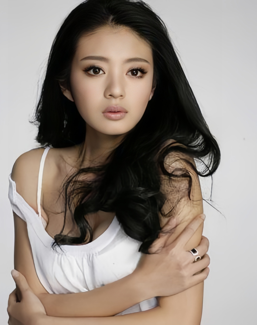 安以轩的颜值非常高,让人一眼难以忘怀.