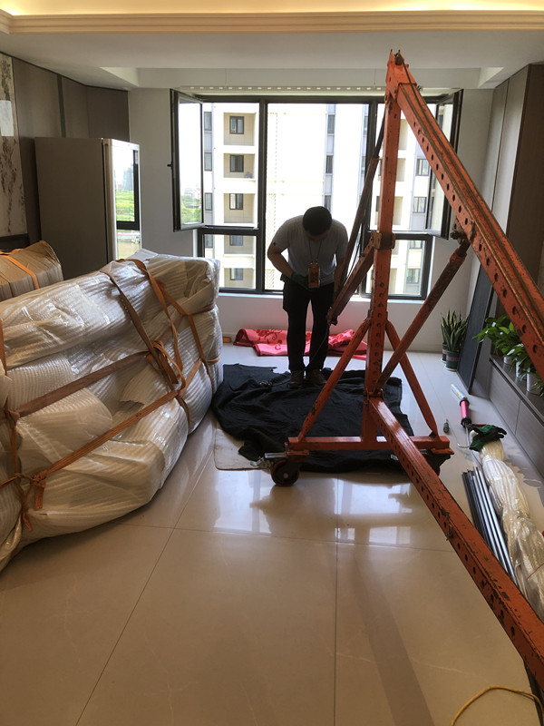 搬家公司大件物品搬运上楼怎么收费,人力搬移重物上下楼多少钱