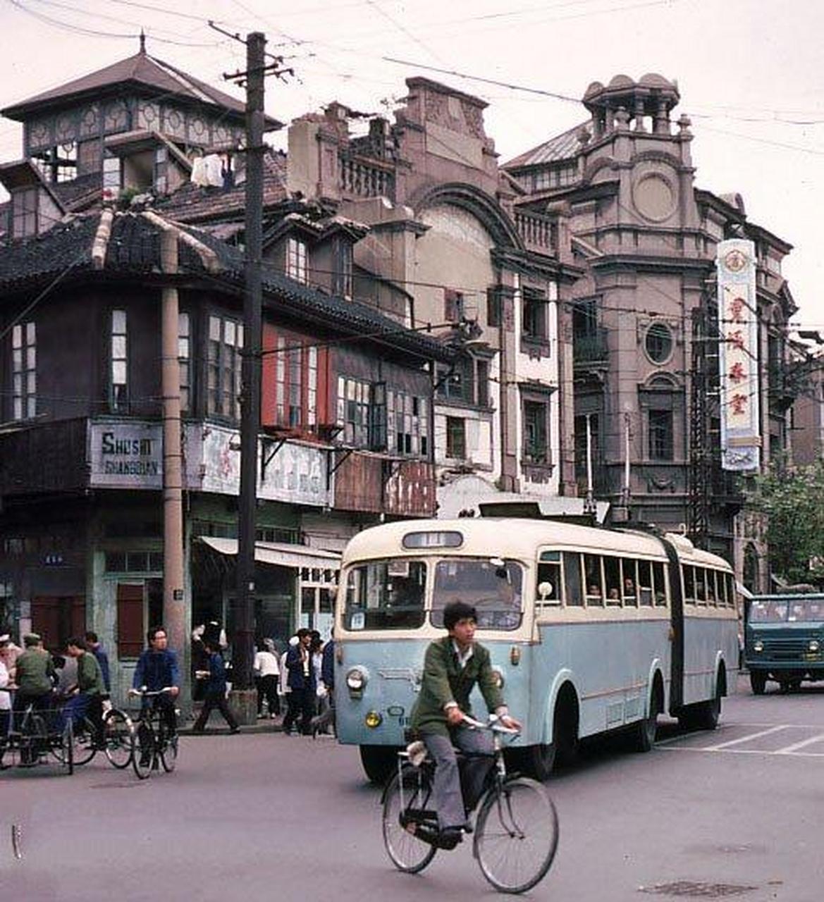 80年代的镇江生活照,1987年一张镇江老照片,你知道这是镇江哪里吗?