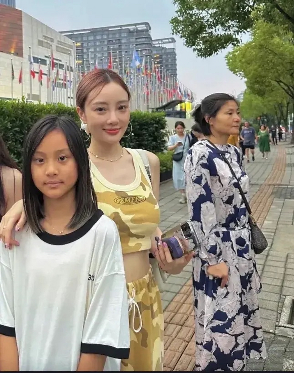 李小璐素颜照也美!