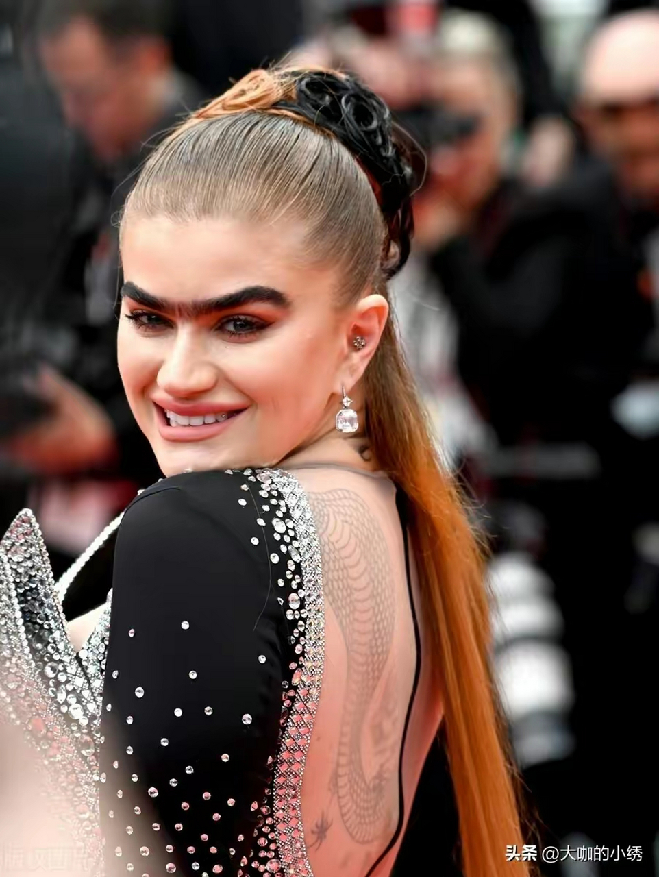 一字眉模特sophia hadjipanteli 夏纳电影节《花月杀手》首映红毯