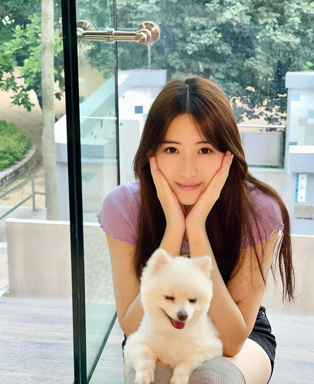 tvb新生代:刘芷君  今年16岁,2022年从tvb节目《声梦传奇2》出道,走唱