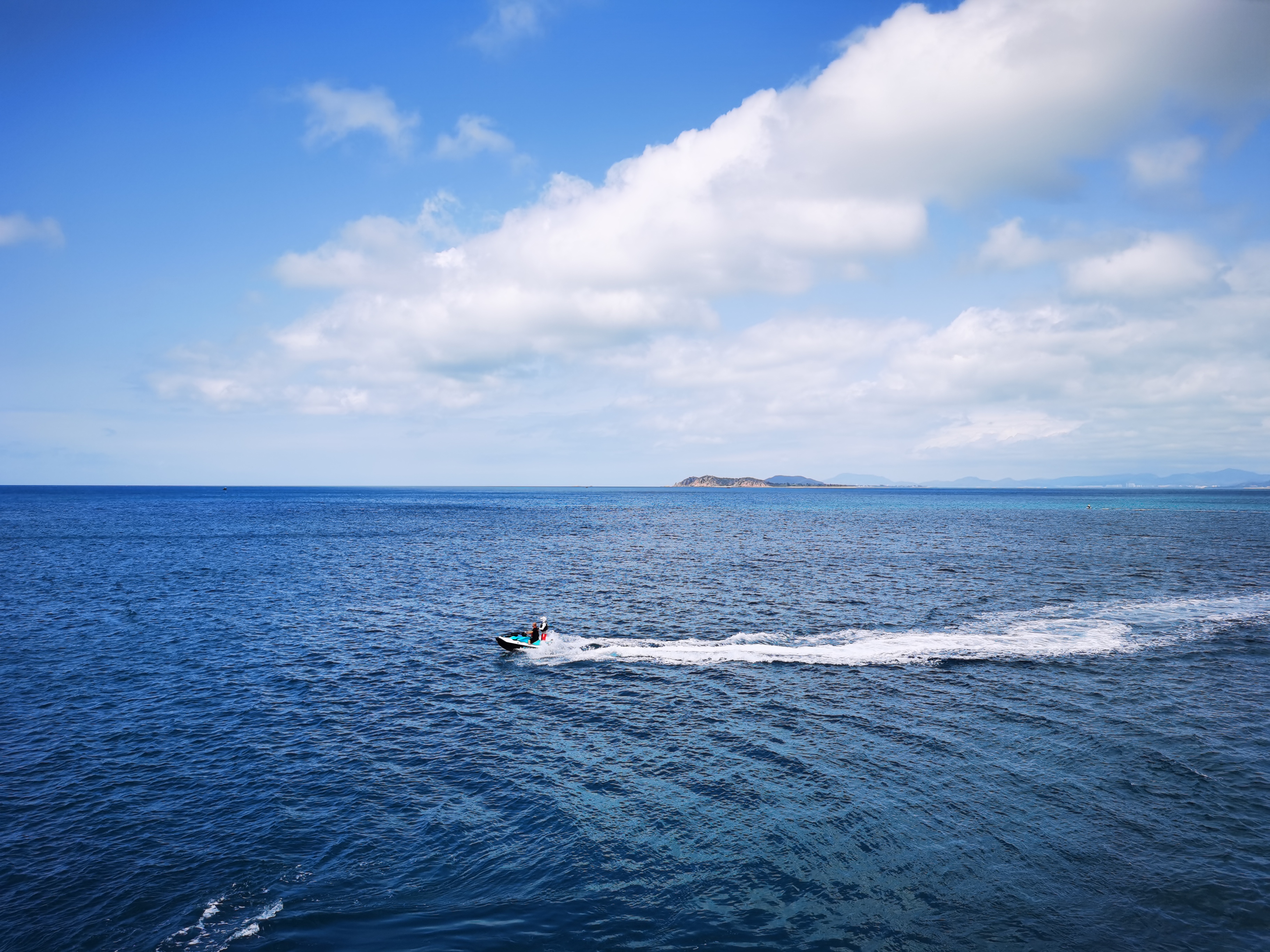 憋屈的三亚湾海上游