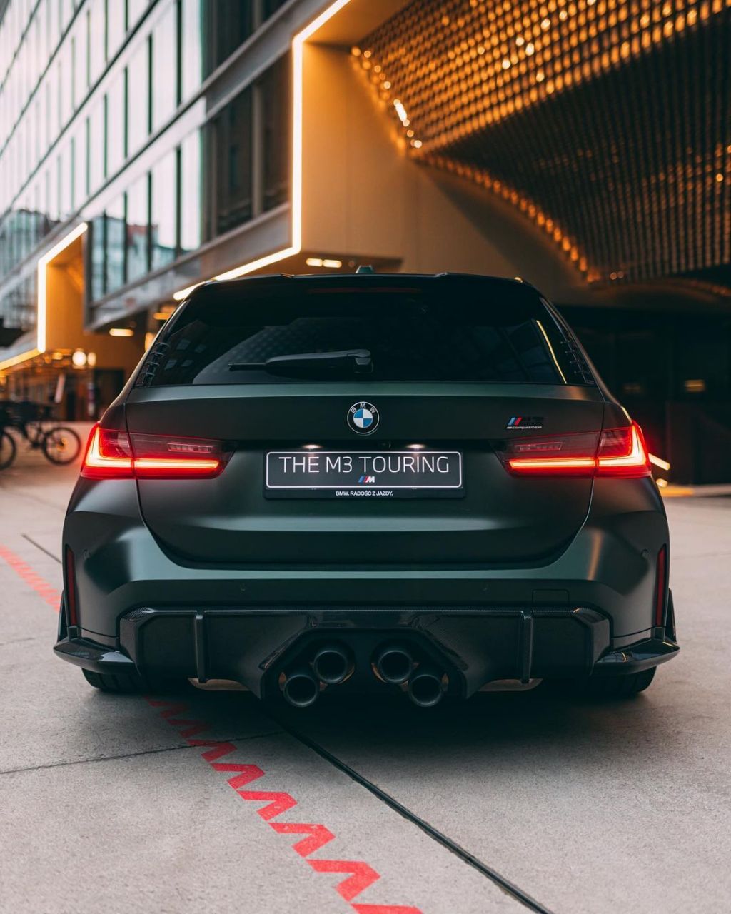 宝马 m3 touring 676767尾部造型挺别致[赞同][赞同]