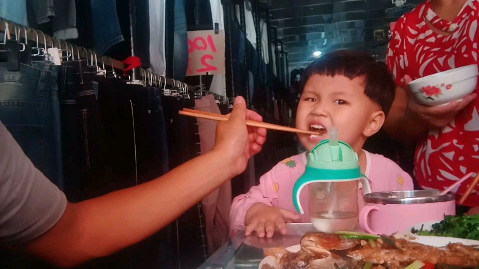 东江的红腹鲳鱼和罗非,红烧后肉多刺少,三岁的宝宝非常爱吃!