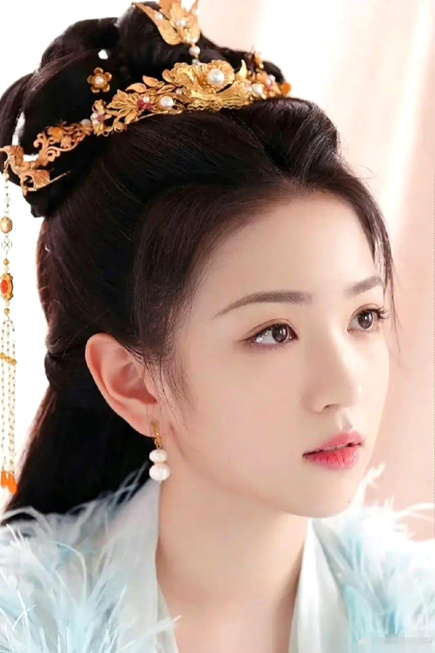 原来长相思中,阿念最后嫁给了玱玹,成为了王后,她的结局可谓是全剧最