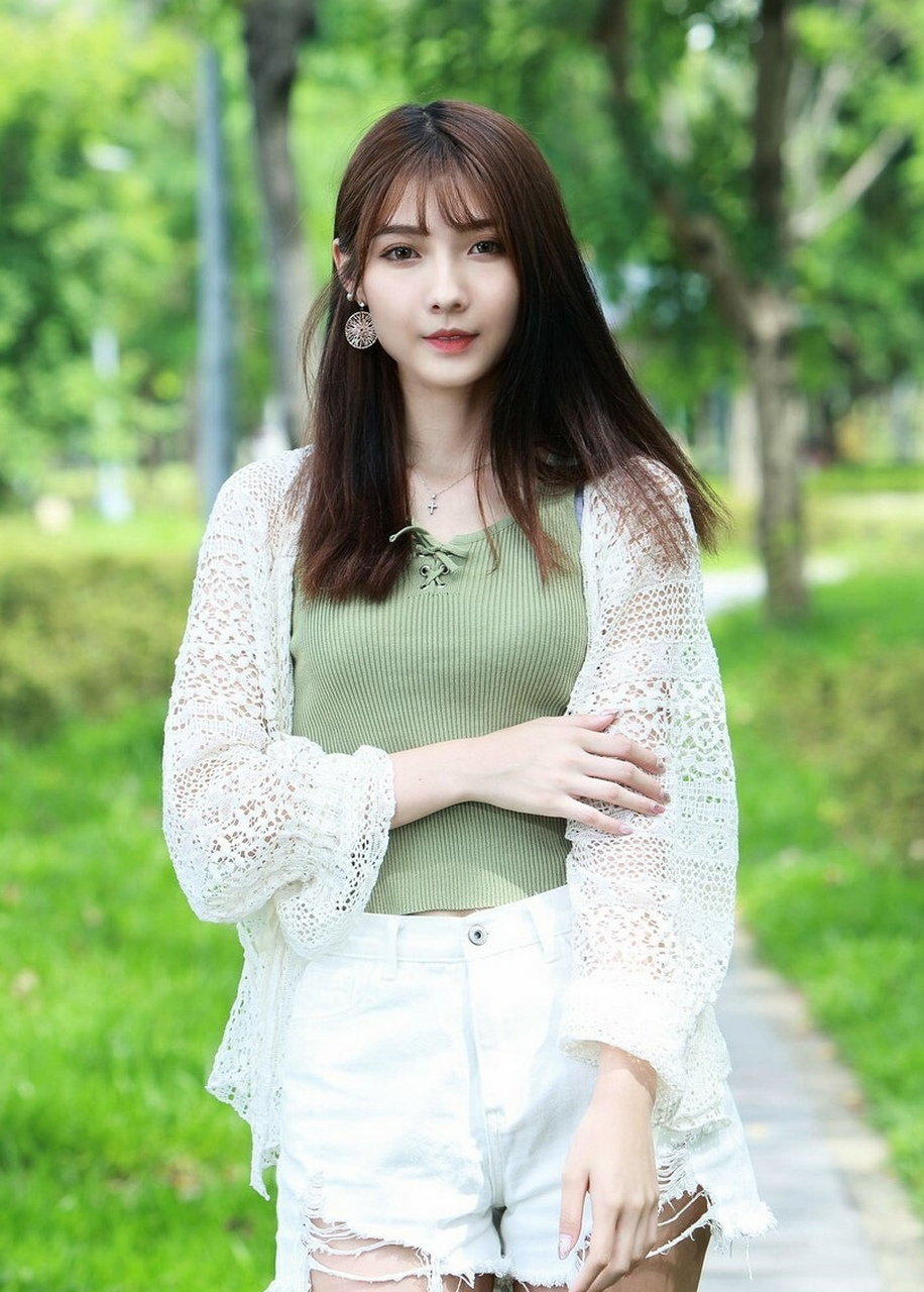 青春靓丽的小美女