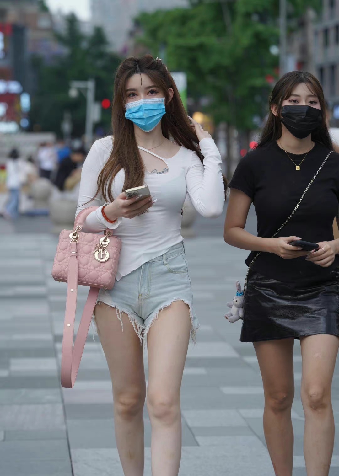 街拍美女的夏日清凉装穿搭