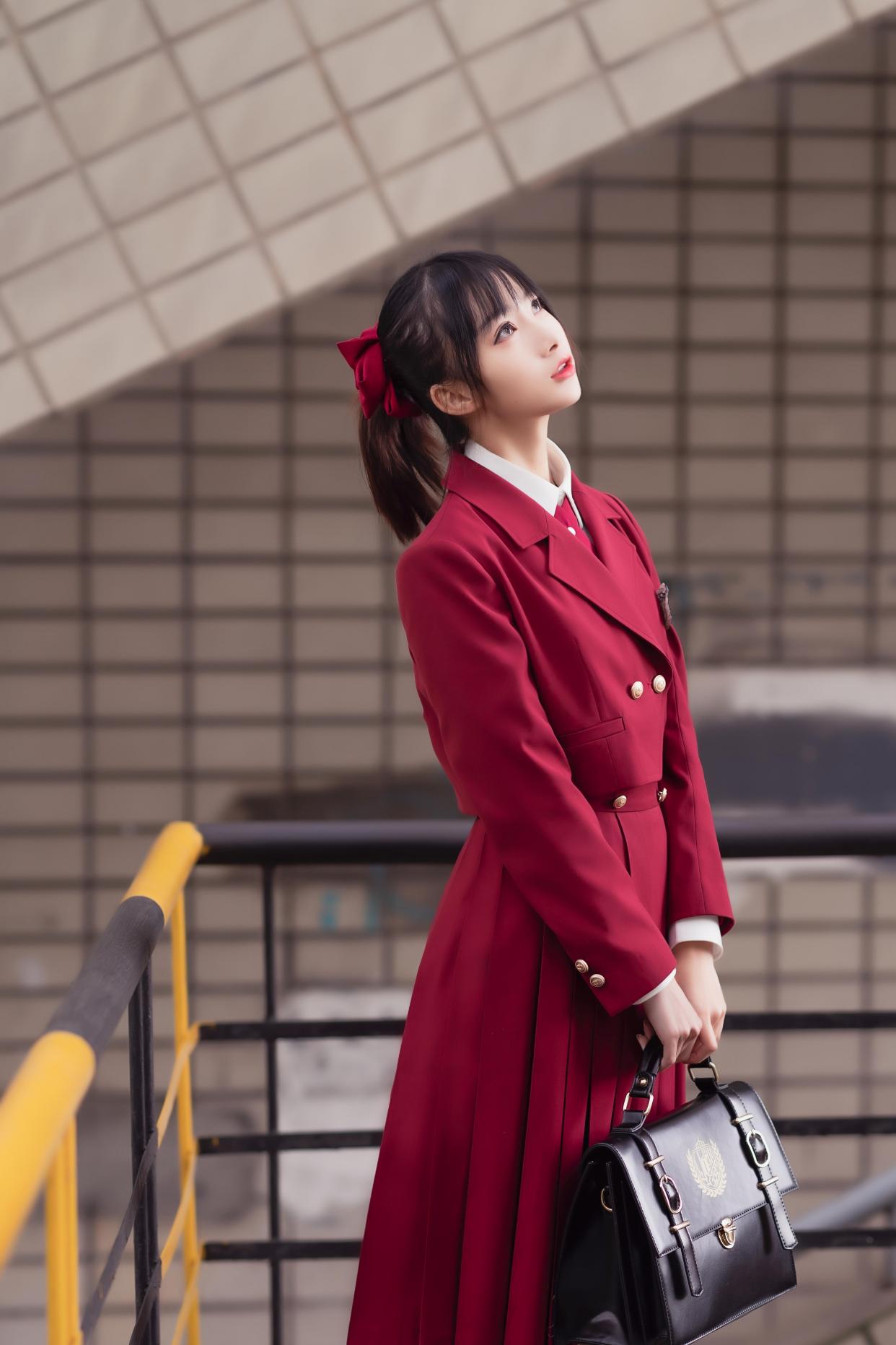 jk制服:美少女和红色制服更搭哦!