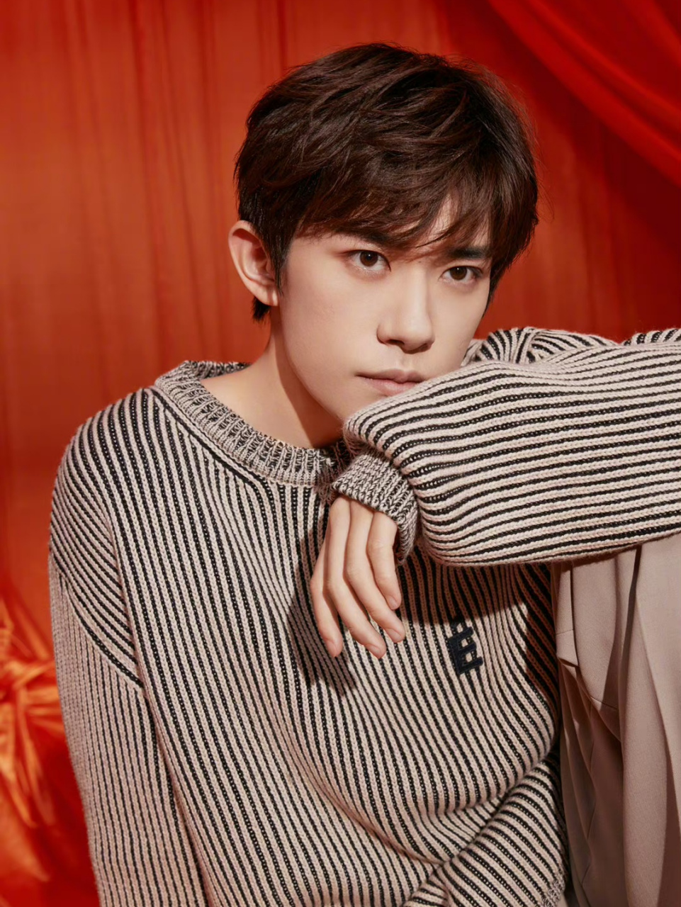 tfboys官博更新合体照片#图文热点情报局