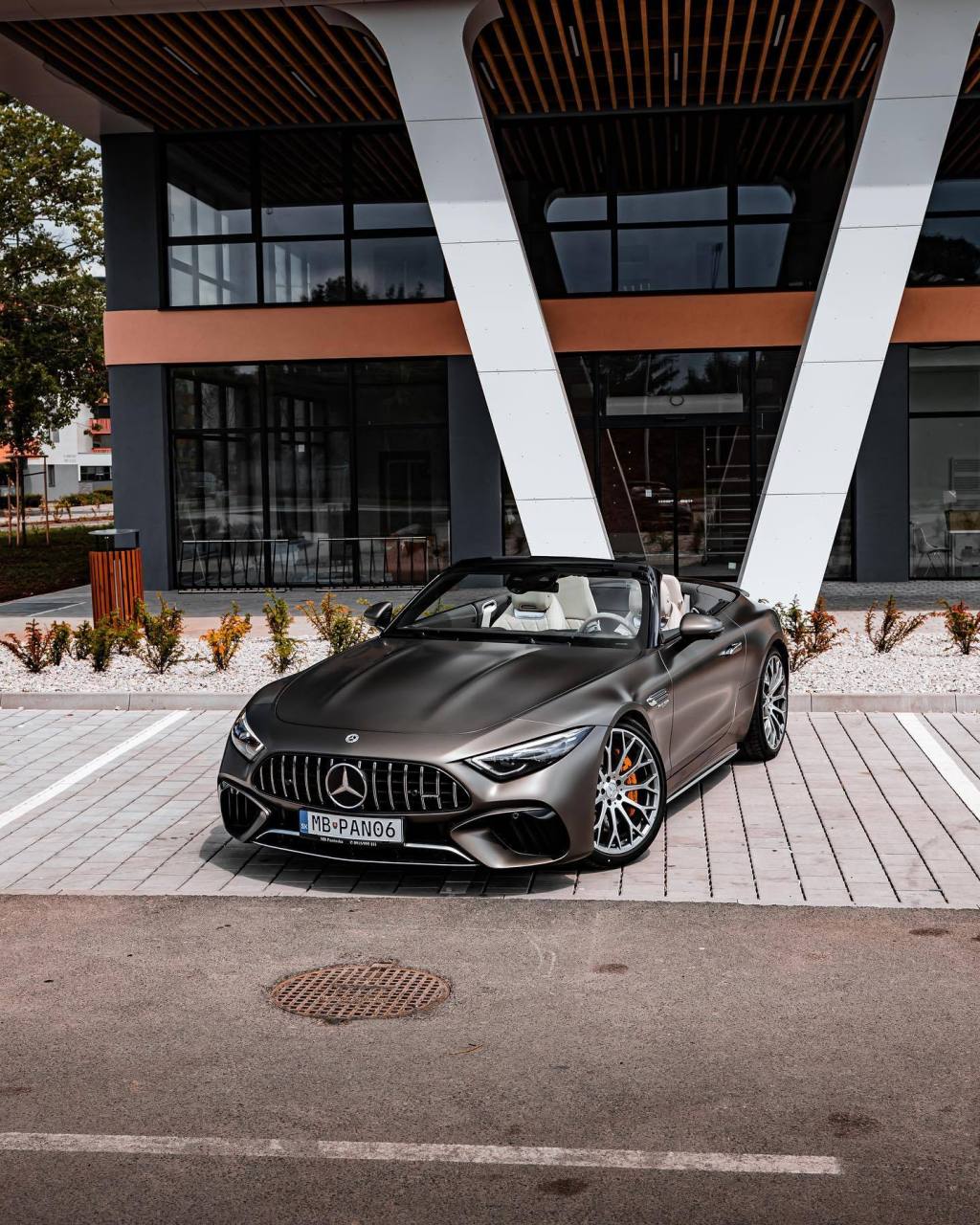 梅赛德斯-amg sl63 4matic  [赞同][赞同][赞同]