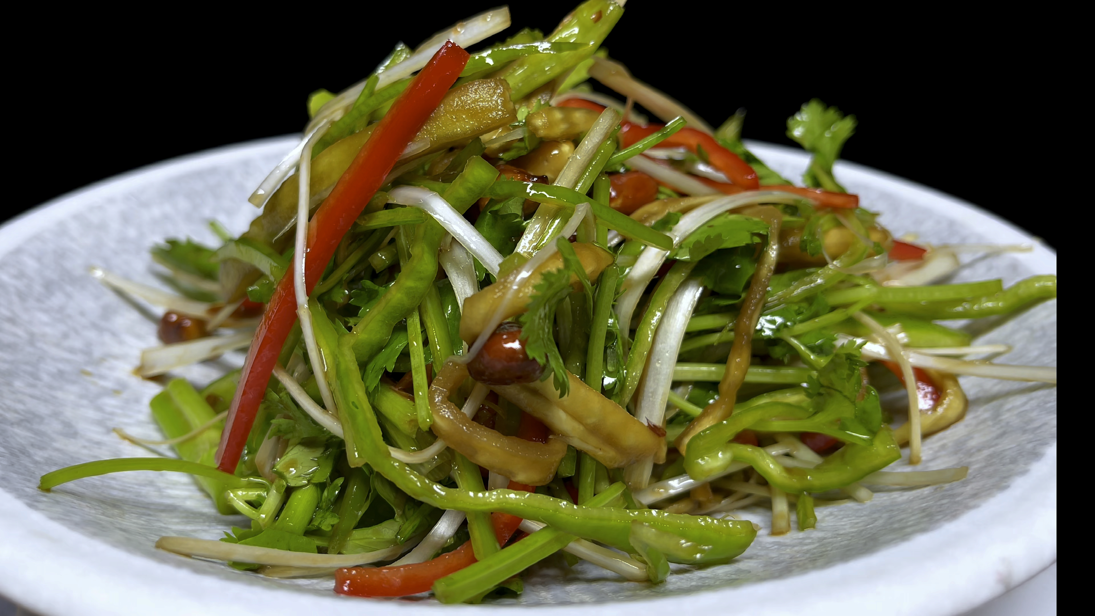 你可能没来过山西,但你一定要试试这道老虎菜,清脆爽口又解腻