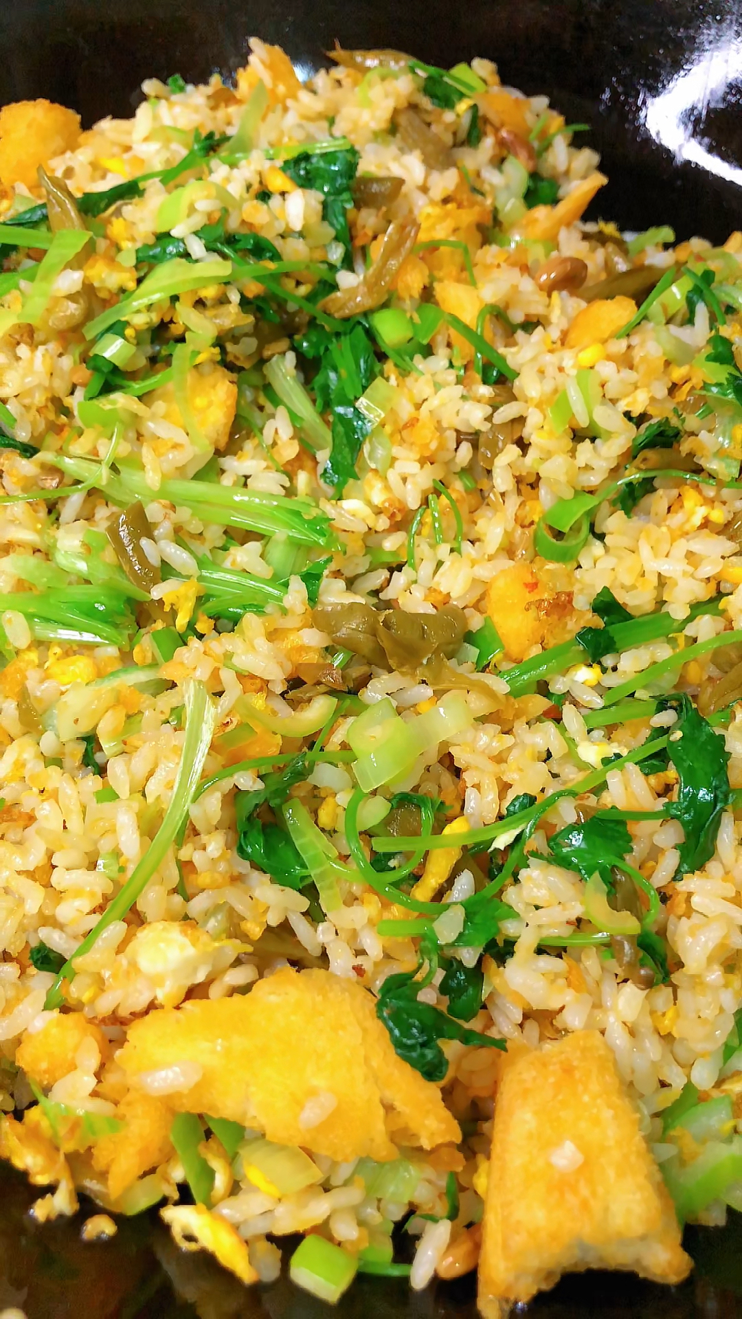 酸豆角香菜蛋炒饭