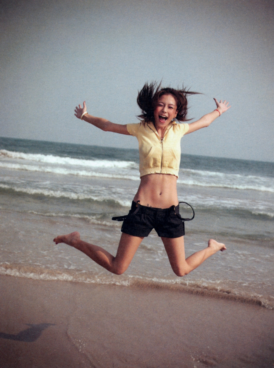 五五身材angelababy 好奇小腹的纹身是什么04