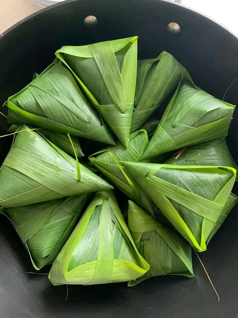 粽子的包法真是太多了,三角粽,牛角粽,竹筒粽,四方粽,马蹄粽,塔形粽