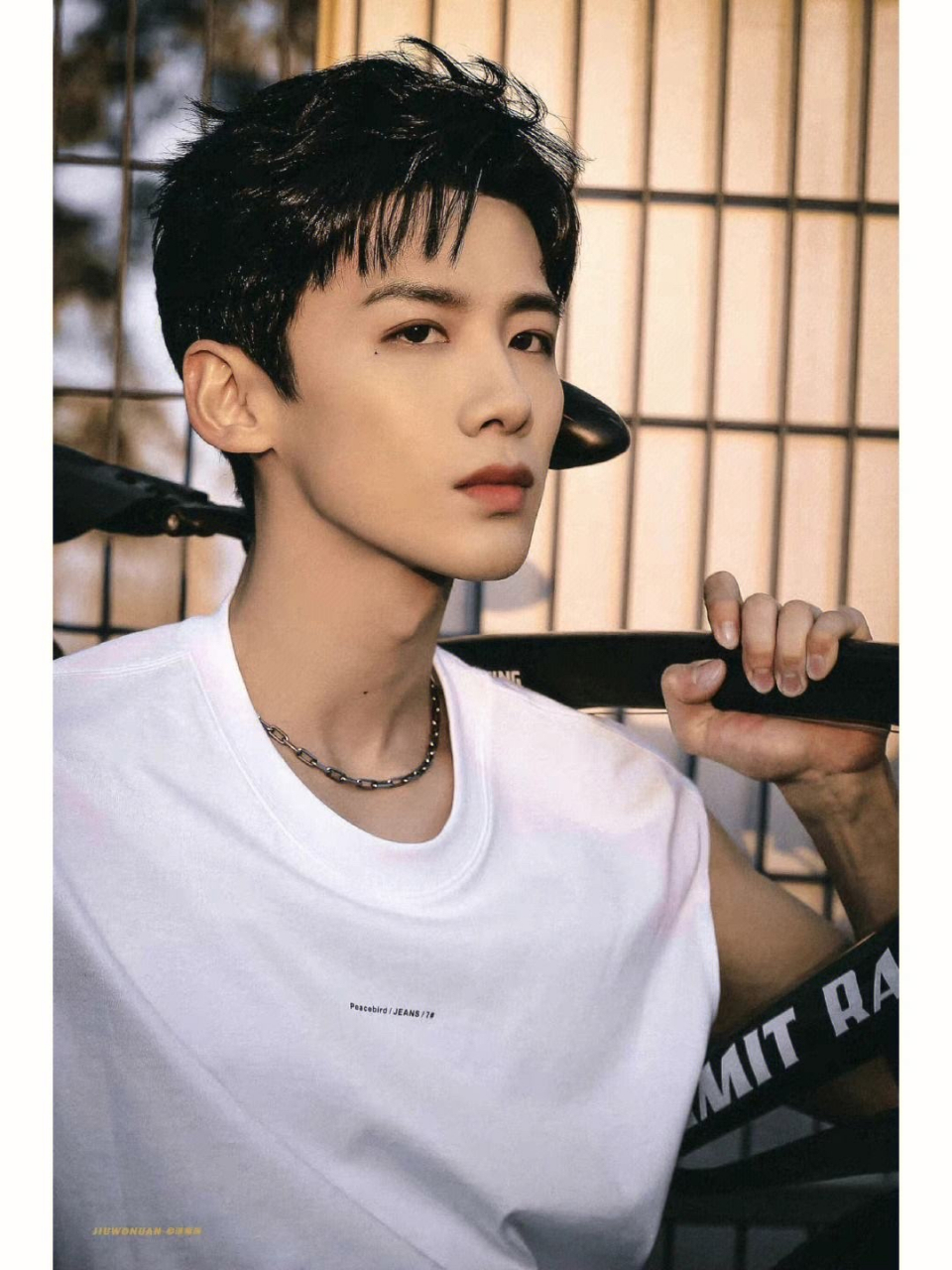 宋轶亲自盖章承认恋情?白敬亭什么球非得到横店打?